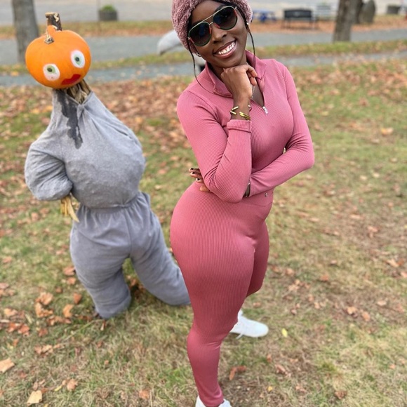 Pink spandex track suit set - Picture 4 of 8